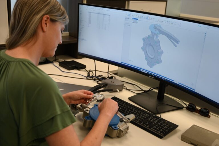 JordenHardzinski Women in Engineering 5927 scaled.jpg